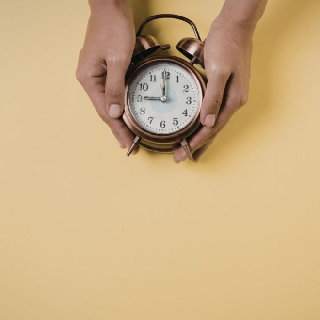12h12 signification pour célibataire, le message derrière cette heure miroir
